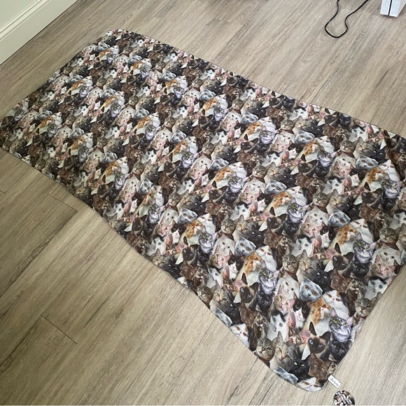 🐾CAT COLLAGE SCARF🐾 NWT - Picture 4 of 10